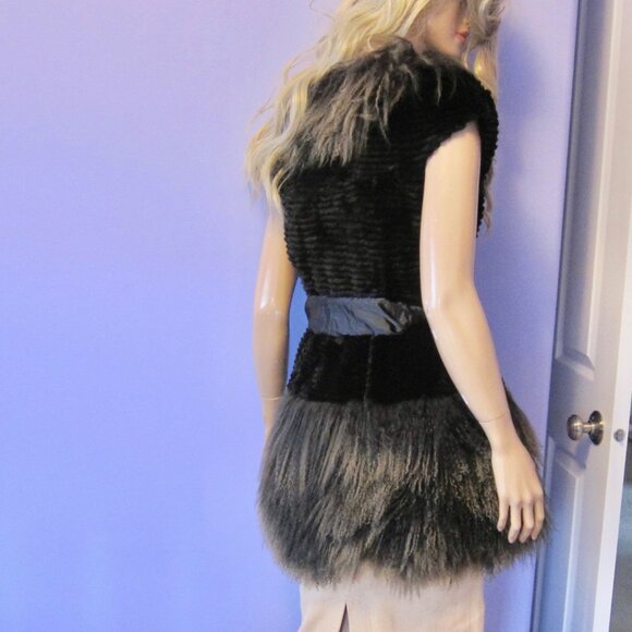 GORGEOUS Vintage Mongolian Fur Belted Boho Vest Coat - Picture 4 of 11